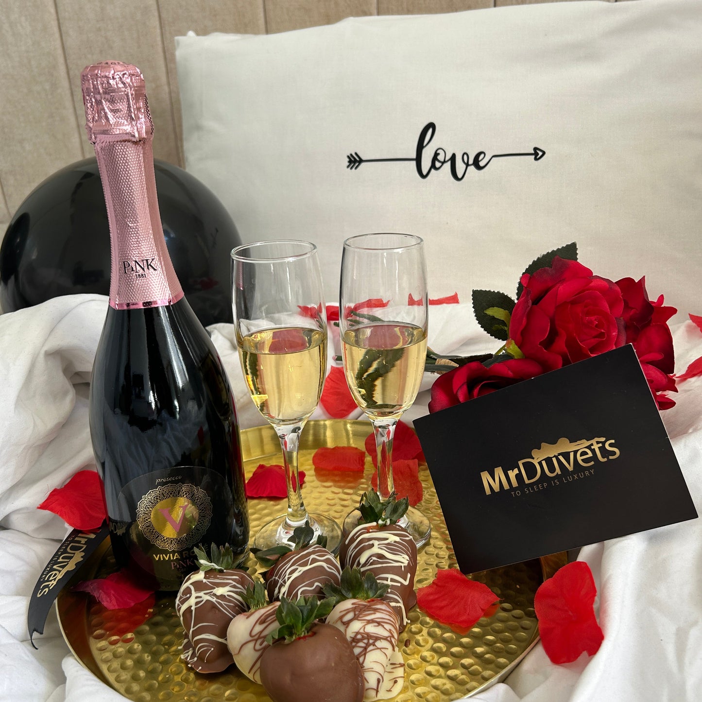 Arrow Of Love Pillowcases & Prosecco Experience Box